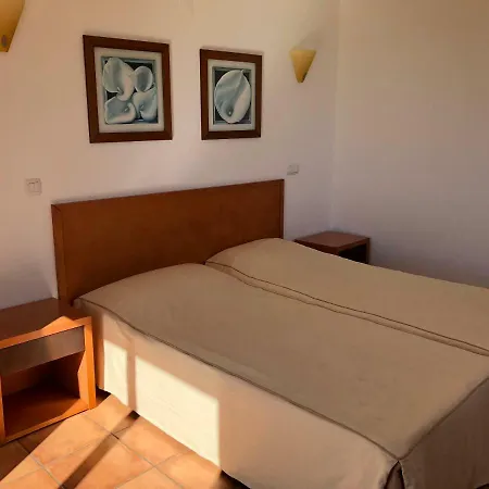 Stunning Location - Porto De Mos Beach Lagos