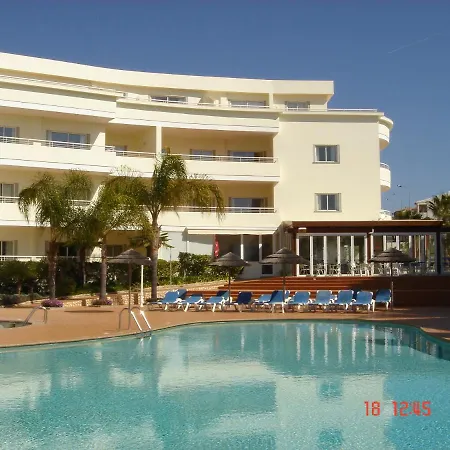 Stunning Location - Porto De Mos Beach Lagos