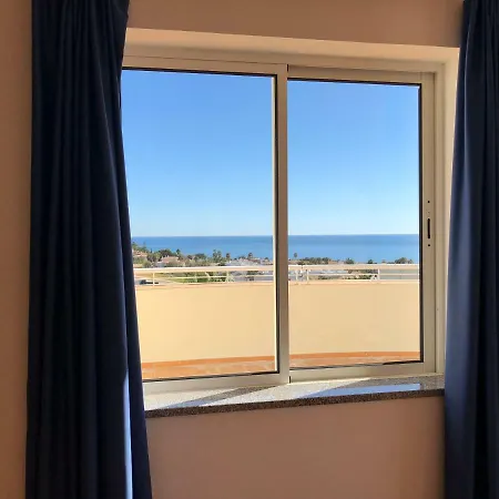 Stunning Location - Porto De Mos Beach Lagos