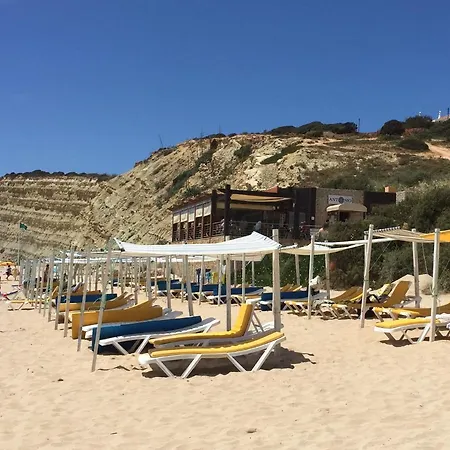 Apartment Stunning Location - Porto De Mos Beach *